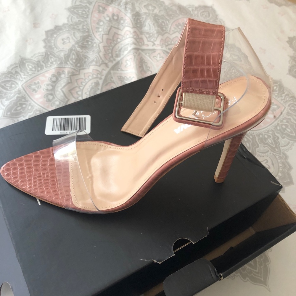 Sandal
